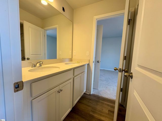 27 Wilson School Street, Simpsonville, SC 29681