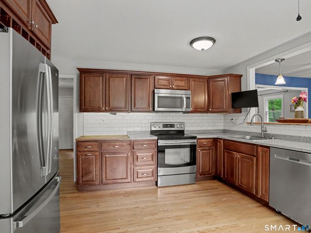 44 The Old Road, Newtown, CT 06470