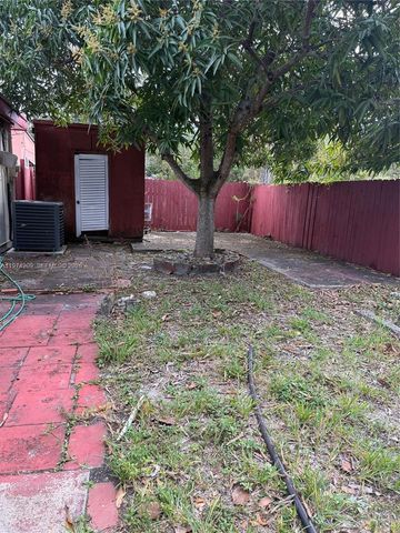 130 NW 124th St, North Miami, FL 33168