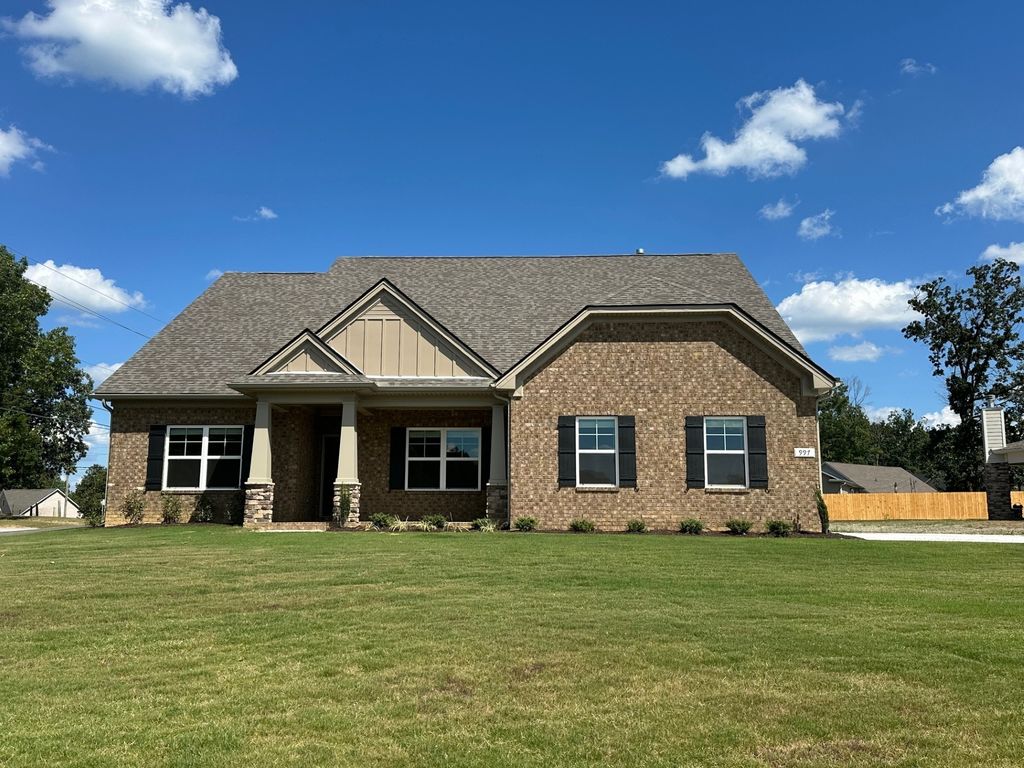 1313 Amber Hills Drive, Ashland City, TN 37015