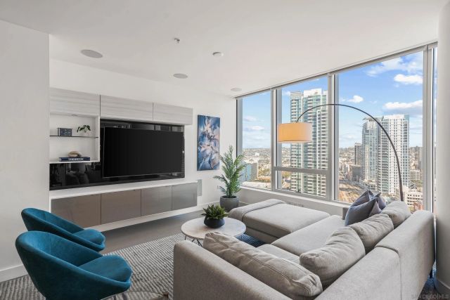 888 W E Street 2206, San Diego, CA 92101