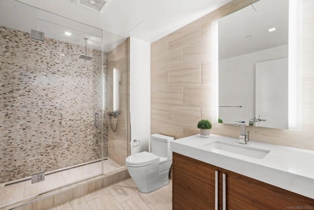 888 W E Street 2206, San Diego, CA 92101