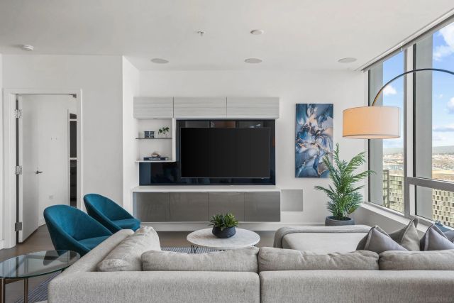 888 W E Street 2206, San Diego, CA 92101