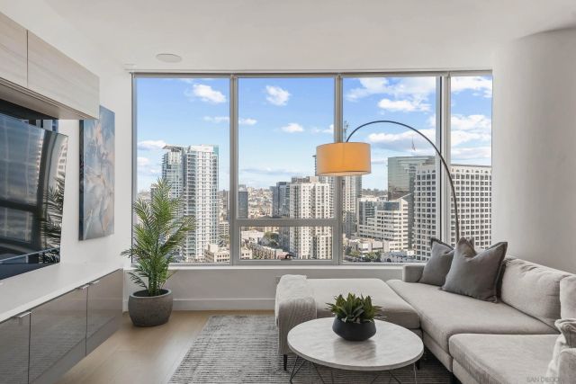 888 W E Street 2206, San Diego, CA 92101