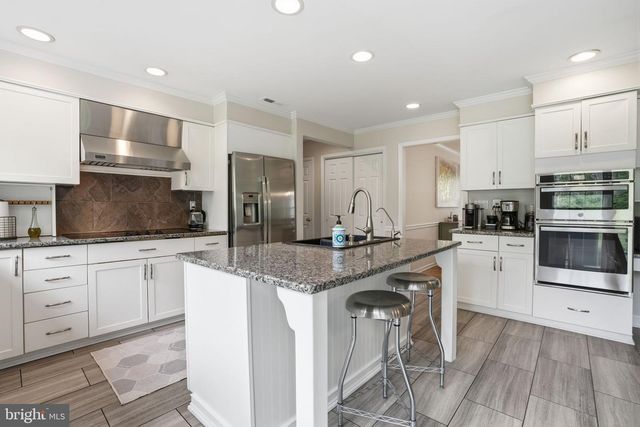 12 COVENTRY LN, Hopewell, NJ 08525