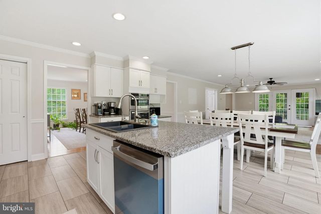 12 COVENTRY LN, Hopewell, NJ 08525