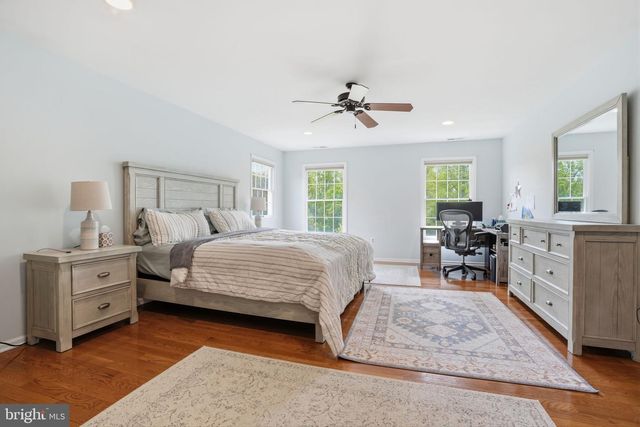 12 COVENTRY LN, Hopewell, NJ 08525