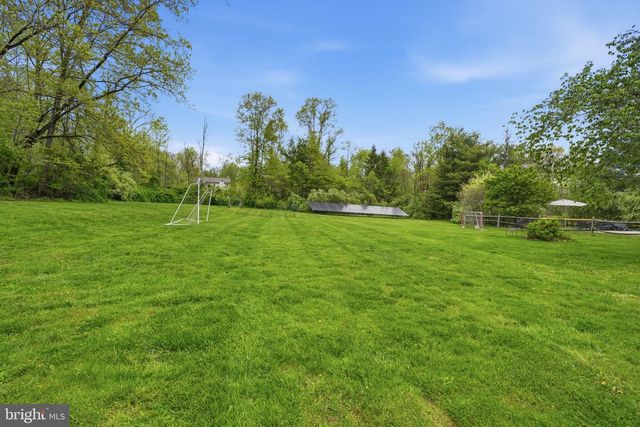 12 COVENTRY LN, Hopewell, NJ 08525