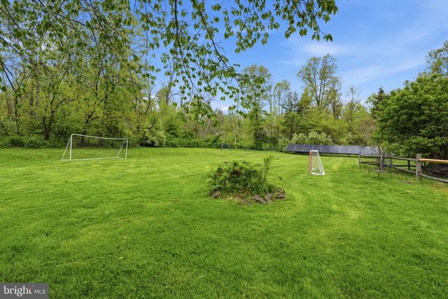 12 COVENTRY LN, Hopewell, NJ 08525