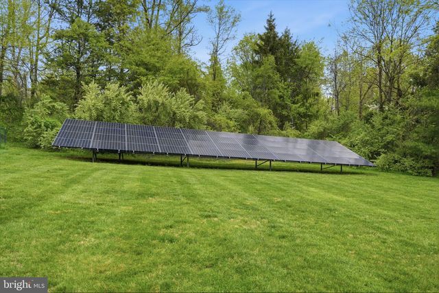 12 COVENTRY LN, Hopewell, NJ 08525
