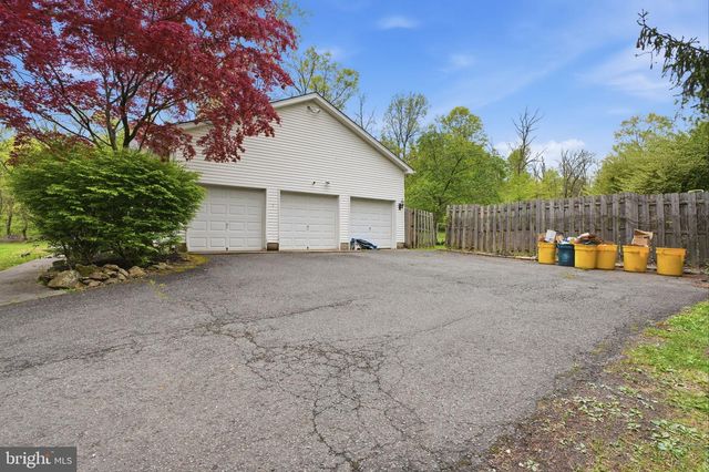 12 COVENTRY LN, Hopewell, NJ 08525