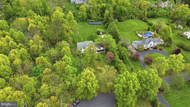12 COVENTRY LN, Hopewell, NJ 08525