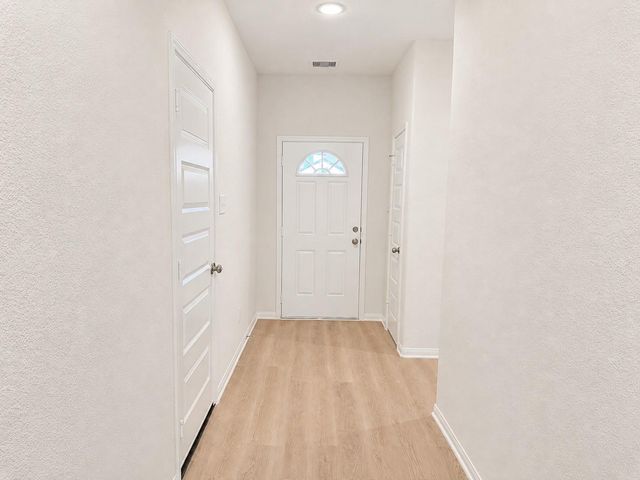 11760 Whirlaway Drive, Willis, TX 77318