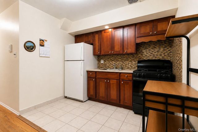 3121 46th Street, Astoria, NY 11103