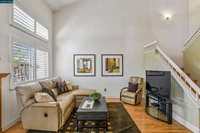 5256 Pebble Glen Dr, Concord, CA 94521