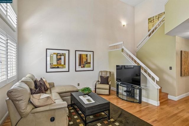 5256 Pebble Glen Dr, Concord, CA 94521