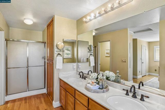 5256 Pebble Glen Dr, Concord, CA 94521