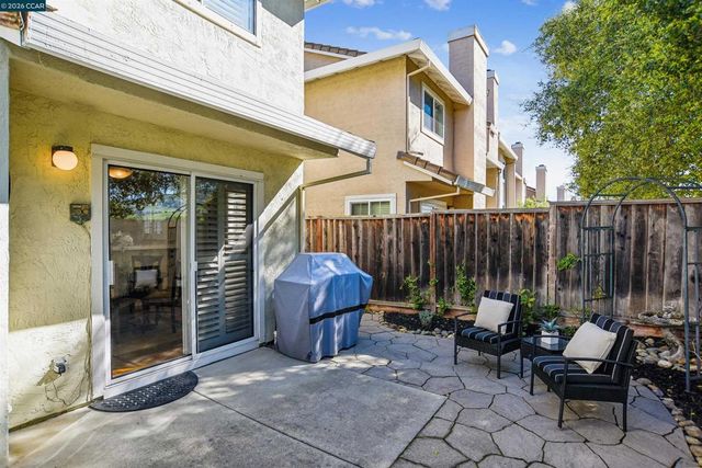 5256 Pebble Glen Dr, Concord, CA 94521