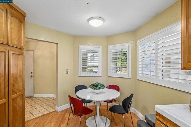 5256 Pebble Glen Dr, Concord, CA 94521