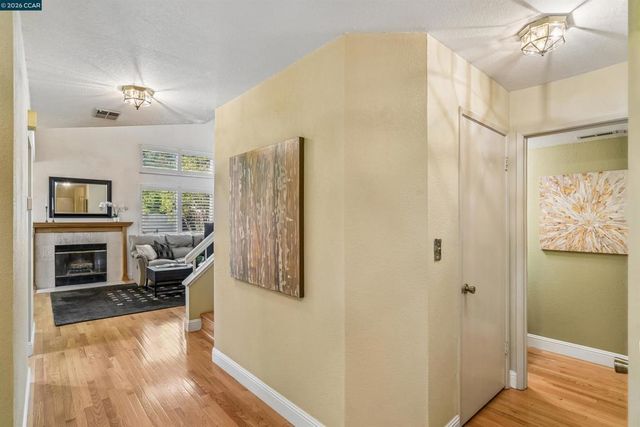 5256 Pebble Glen Dr, Concord, CA 94521