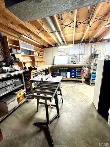 1700 E 9th Street, Washington, MO 63090