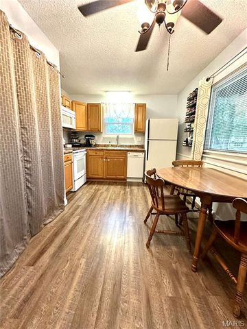 1700 E 9th Street, Washington, MO 63090