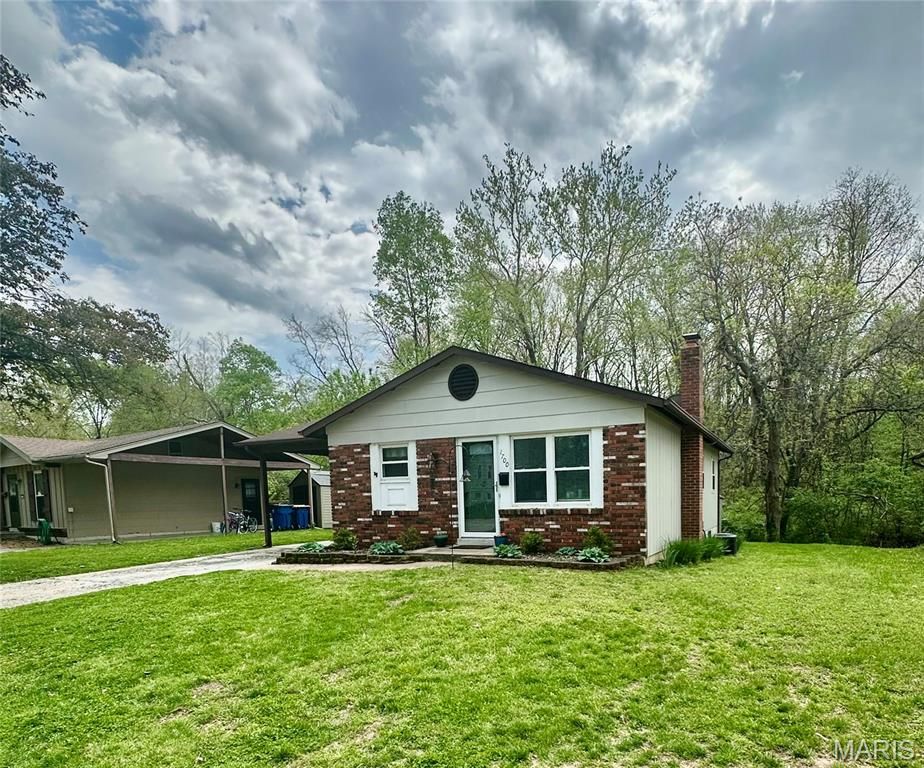 1700 E 9th Street, Washington, MO 63090