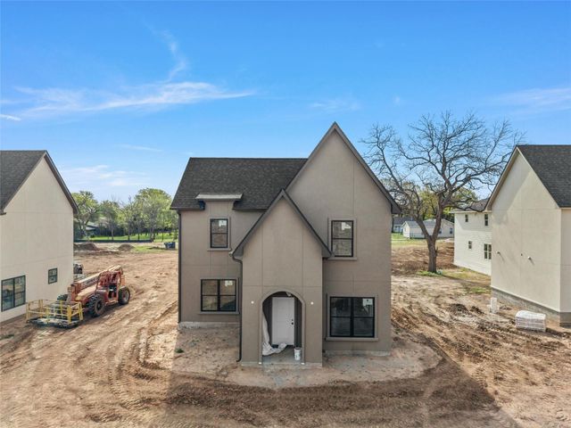 2700 S 2nd C, Waco, TX 76706