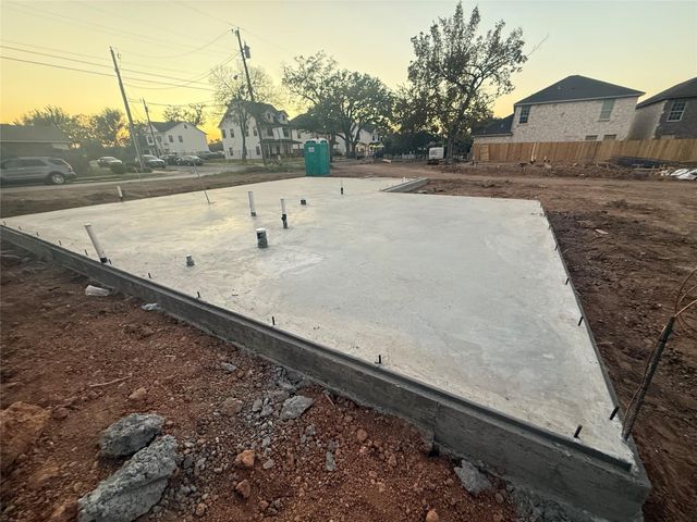 2700 S 2nd C, Waco, TX 76706