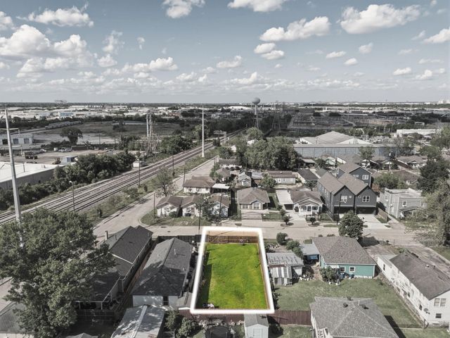 6610 Avenue S, Houston, TX 77011