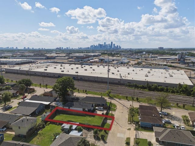 6610 Avenue S, Houston, TX 77011