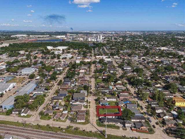 6610 Avenue S, Houston, TX 77011