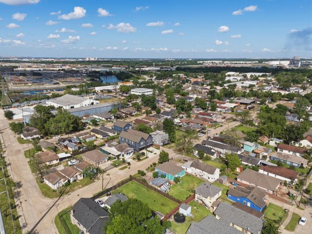 6610 Avenue S, Houston, TX 77011