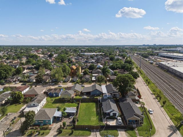 6610 Avenue S, Houston, TX 77011