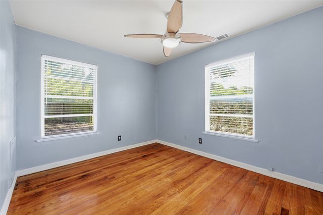636 S Andrews Avenue, Sherman, TX 75090
