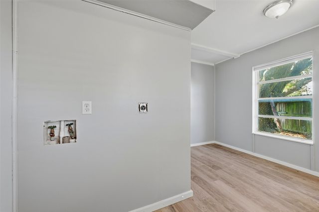 636 S Andrews Avenue, Sherman, TX 75090