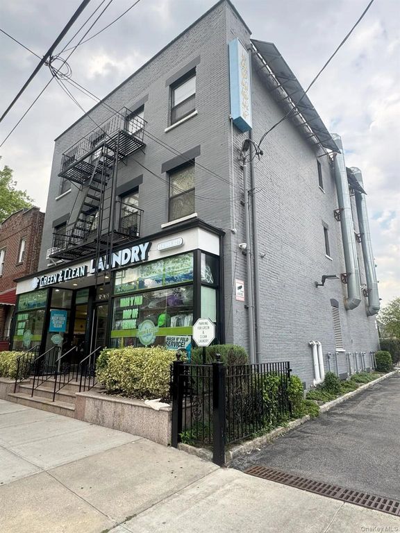 425 S 8th Avenue, Mount Vernon, NY 10550