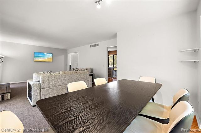 3830 Pine Orchard Circle, Waterford, MI 48329