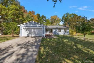 3830 Pine Orchard Circle, Waterford, MI 48329
