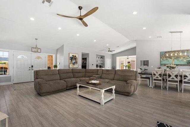 39369 Regency Way, Palm Desert, CA 92211