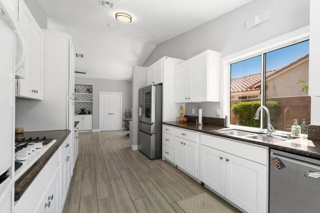 39369 Regency Way, Palm Desert, CA 92211