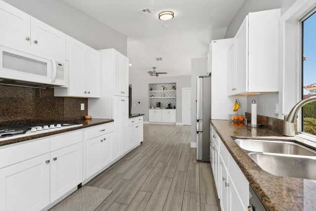 39369 Regency Way, Palm Desert, CA 92211