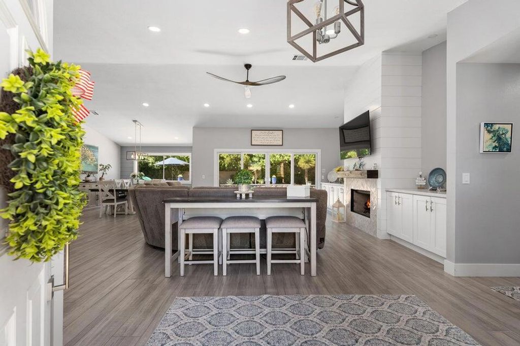 39369 Regency Way, Palm Desert, CA 92211