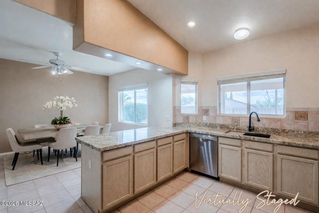 4884 S Desert Sunset Drive, Green Valley, AZ 85622