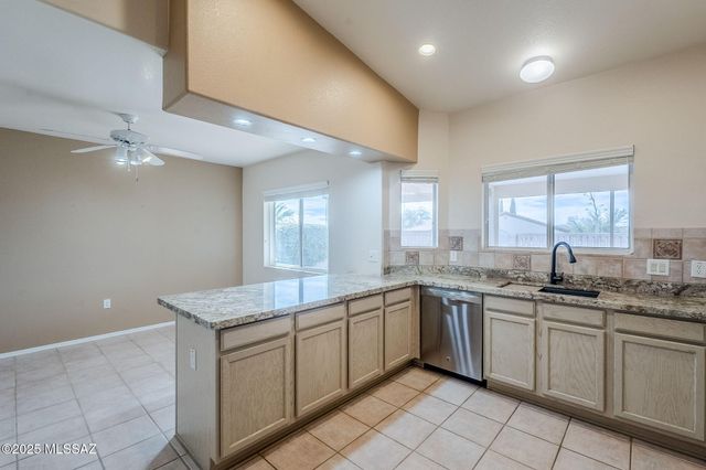 4884 S Desert Sunset Drive, Green Valley, AZ 85622