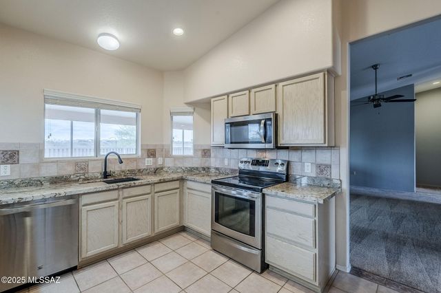 4884 S Desert Sunset Drive, Green Valley, AZ 85622