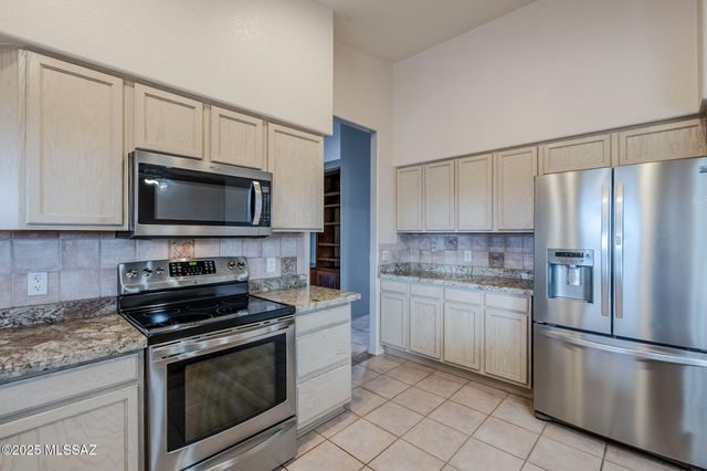 4884 S Desert Sunset Drive, Green Valley, AZ 85622