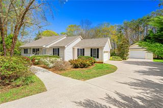 214 Valley Creek Drive, Westminster, SC 29693