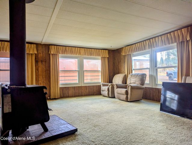 400 Sunset St, Fernwood, ID 83830