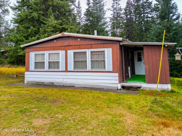 400 Sunset St, Fernwood, ID 83830